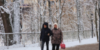 Коммунальщики Звенигорода посыпали дороги и тротуары антигололедной смесью - Regions.Ru